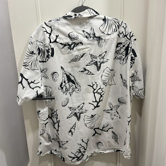 Unique Mens Shell and ocean theme Short Sleeve Button Down Size am - Picture 4 of 7
